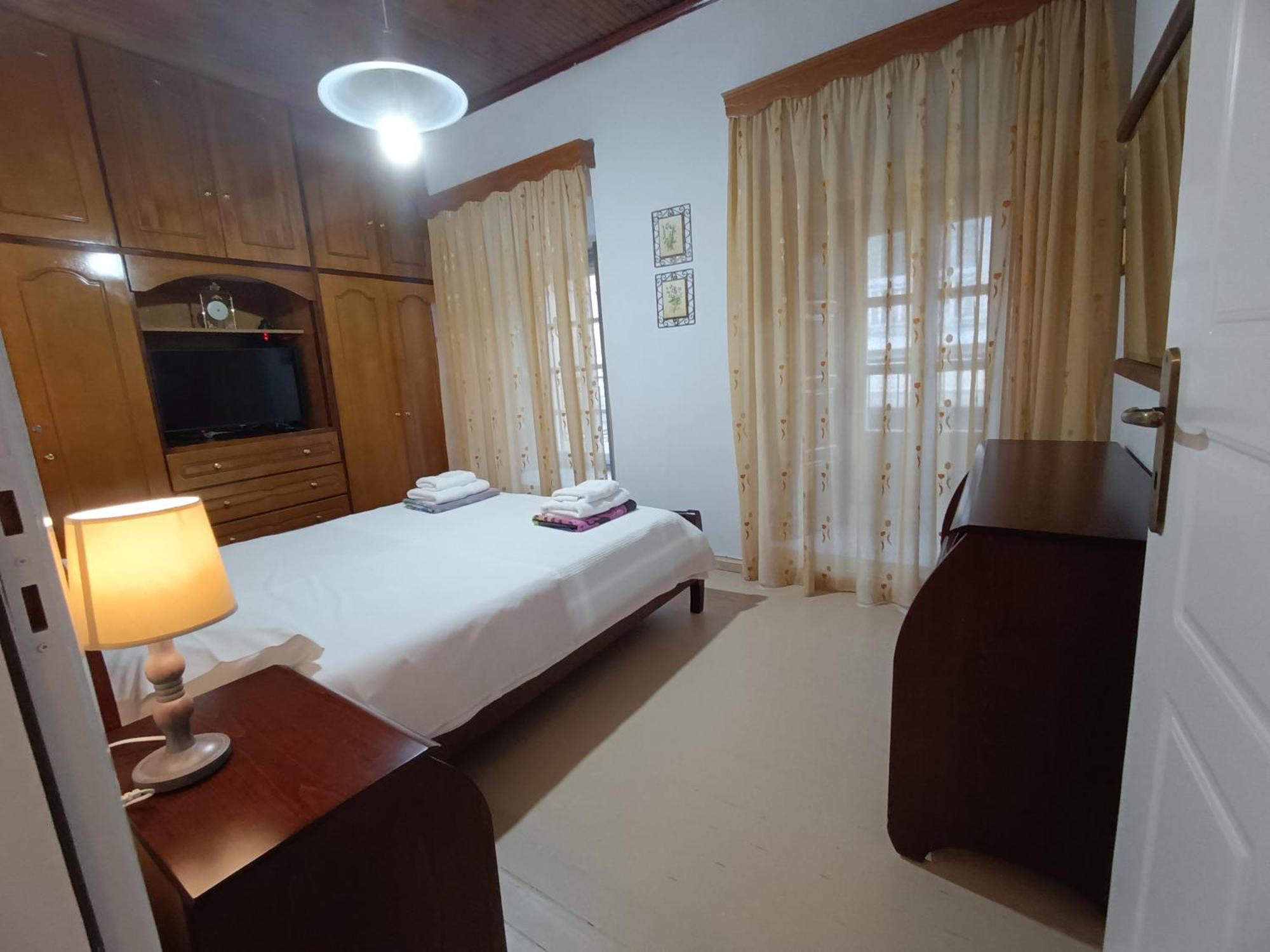 Rodomelo House With Terrace - 4 Bedrooms Leonídion Exterior photo